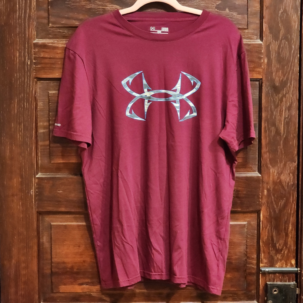 Under Armour Unisex Burgundy Tee with Camo Logo Heat Gear Wicking Size Large